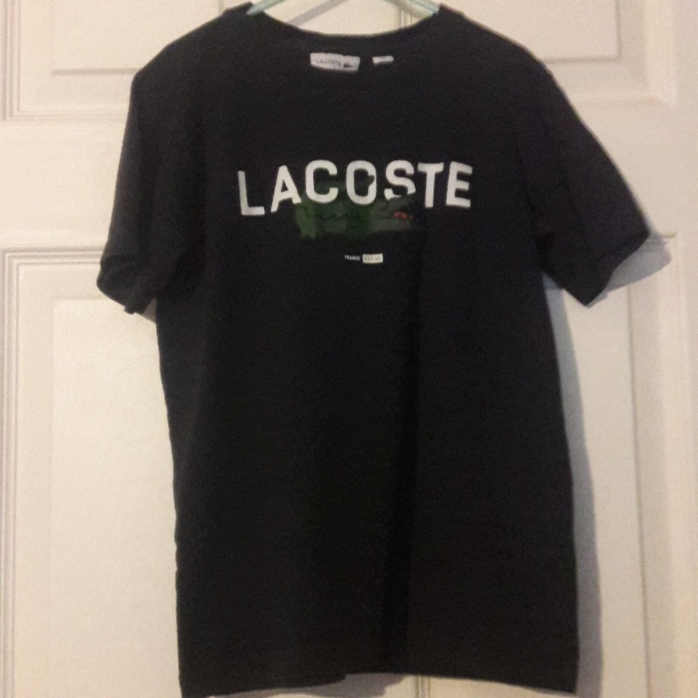 Lacoste tee - Picture 1 of 5